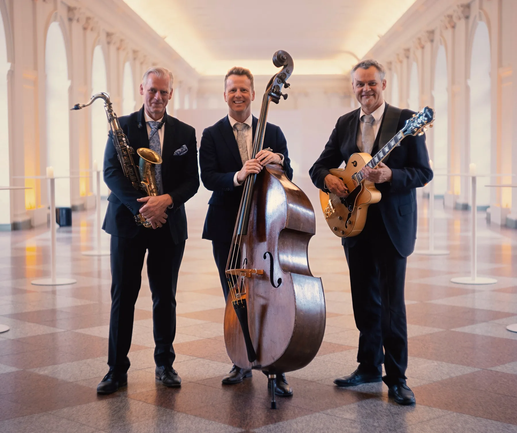 Jazztrio bei einer eleganten Hochzeit